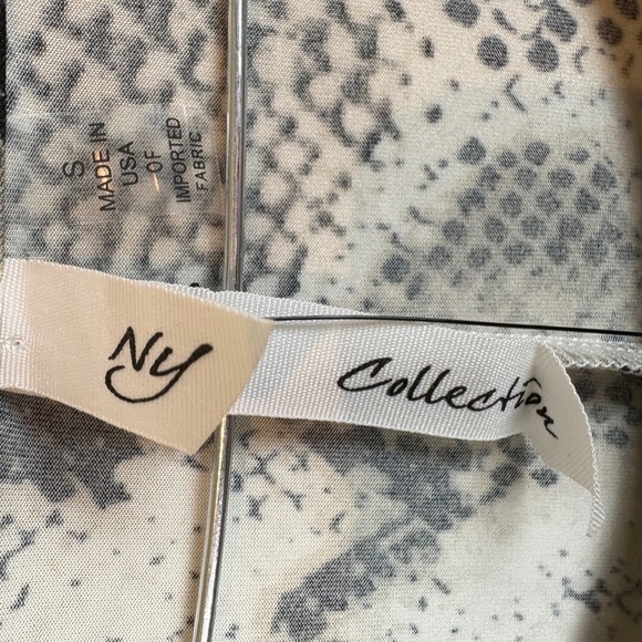 NWT NY Collection Short Sleeve Snake Print Pullover Top with Drawstring Detail - Picture 8 of 11